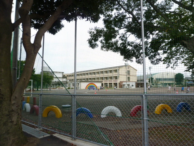 小学校　沼津市立大岡小学校（小学校）まで504m