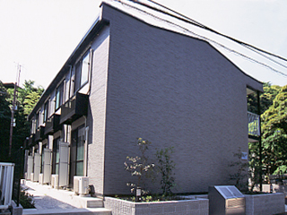 鎌倉市極楽寺のアパートの建物外観