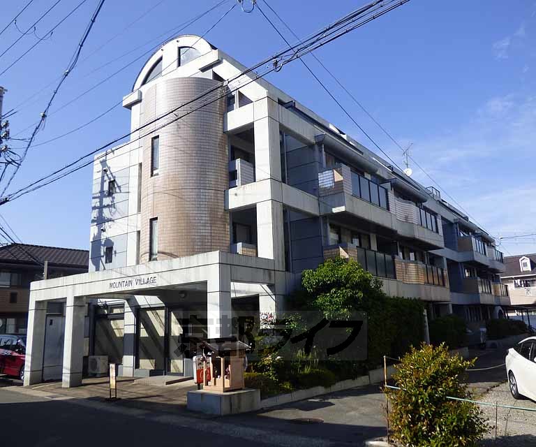 京都市右京区西京極西向河原町のマンションの建物外観