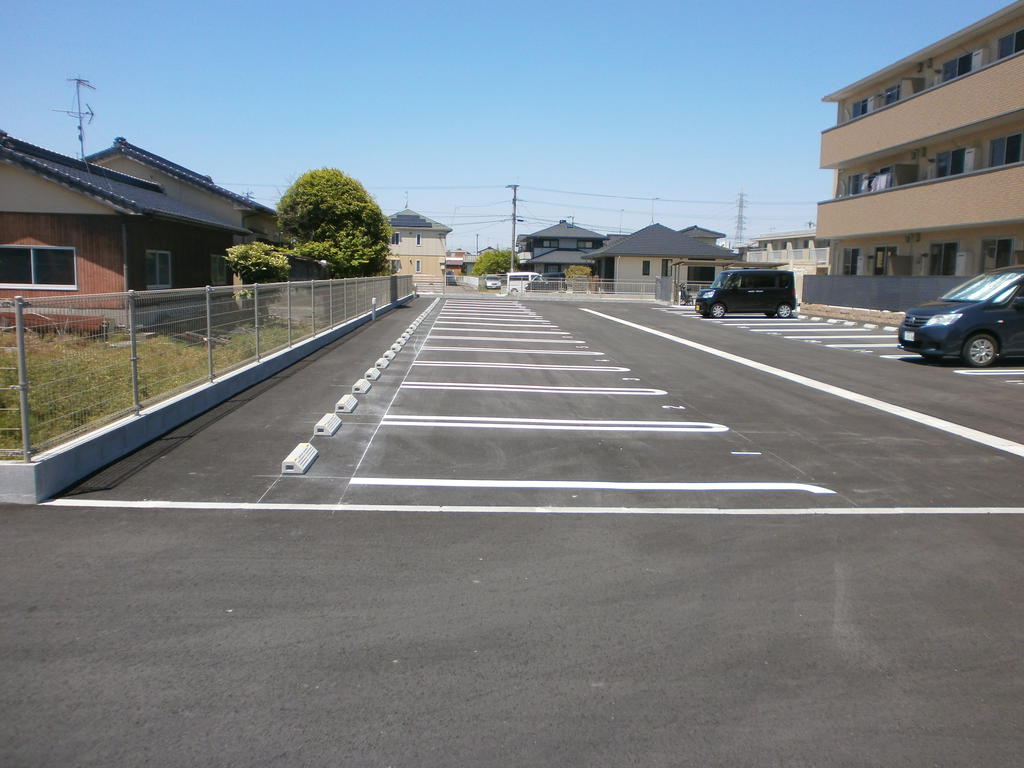 【プレミアム十番館の駐車場】