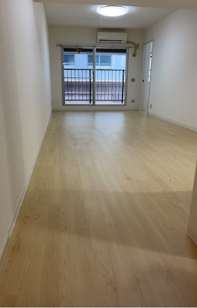 松屋町グランドハイツの居間写真