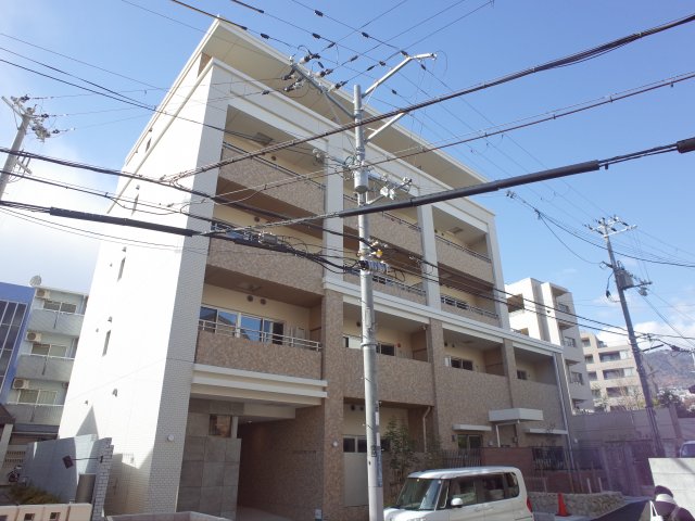 【エーデルホーフ住吉本町の建物外観】