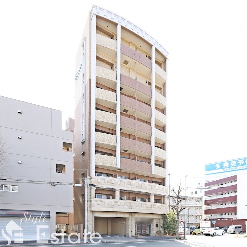 名古屋市千種区内山のマンションの建物外観