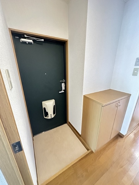 【ＣＵＢＥ三原向日葵館の玄関】