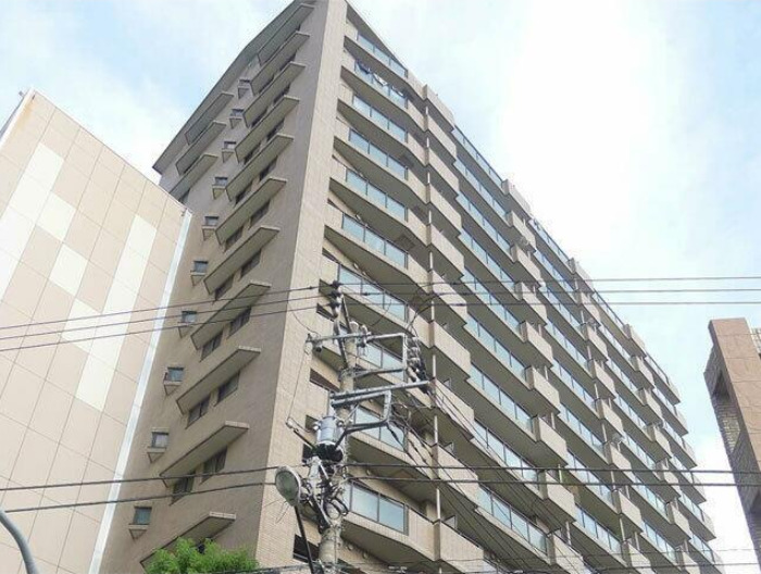 荒川区荒川のマンションの建物外観