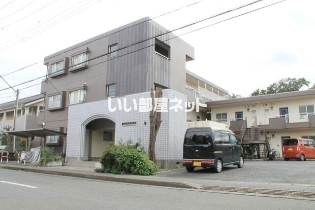 第二浅羽野ハイツの建物外観