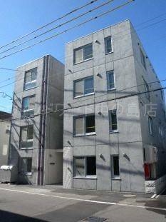 札幌市白石区菊水七条のマンションの建物外観