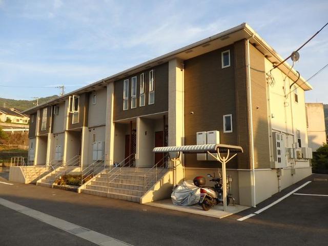 広島市東区福田のアパートの建物外観