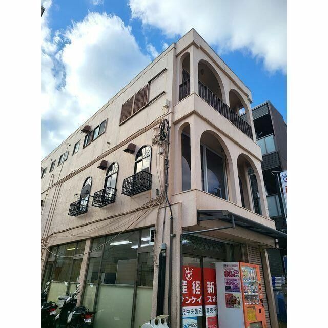 【藤沢市本町のマンションの建物外観】