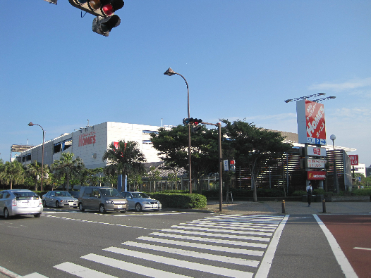 【ベイルーム県立大学WESTのホームセンター】