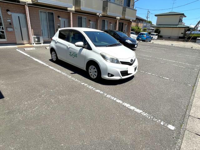 【郡山市亀田のアパートの駐車場】