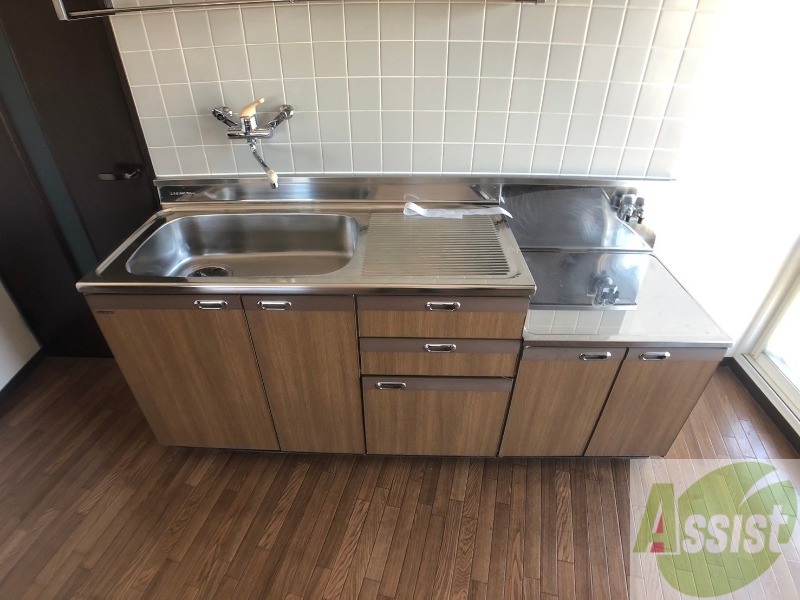 キッチン　ガスキッチンです。２口コンロが設置できます。