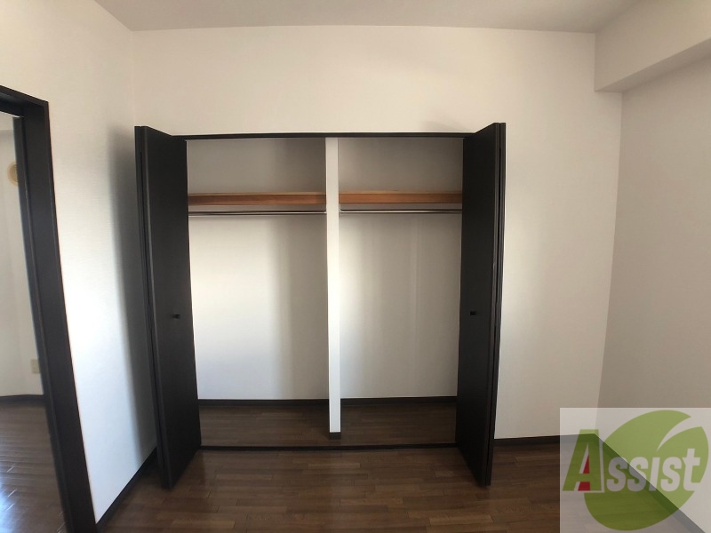 収納　寝室の収納です。部屋がすっきり片付きます。