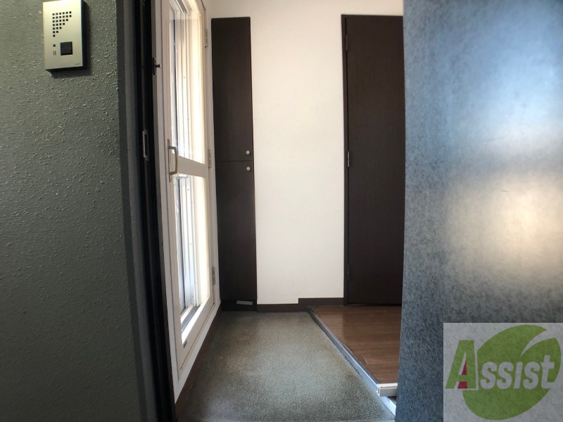 玄関　玄関にはシューズボックスもあって便利そう！