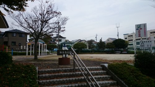 【豊田市渡刈町のアパートの公園】