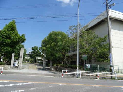 【西尾市吉良町下横須賀のアパートの小学校】