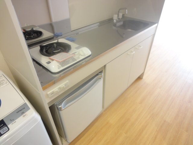 キッチン　同物件、別号室のものです。