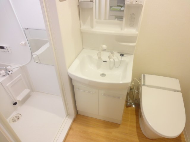 洗面設備　同物件、別号室のものです。