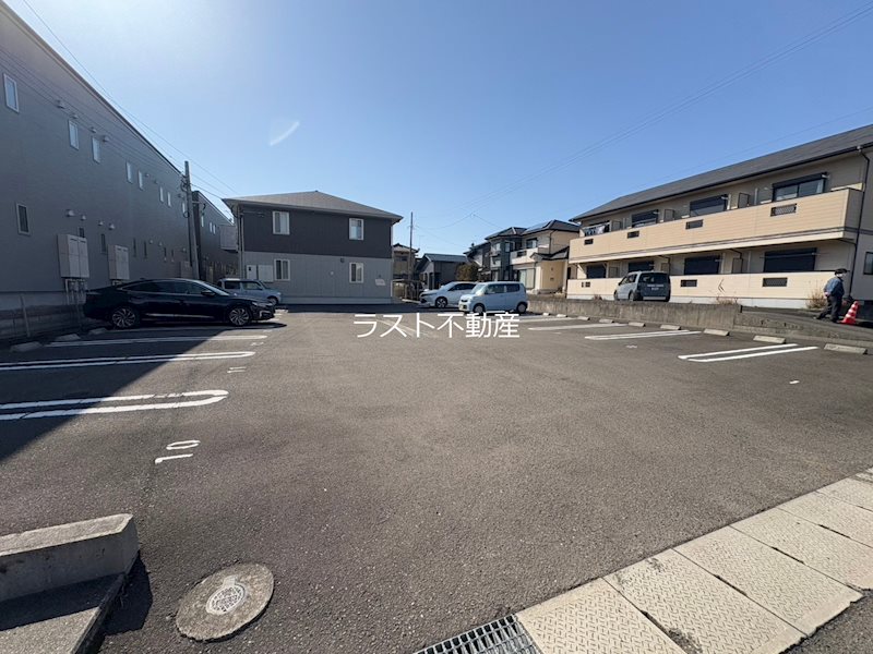 【薩摩川内市中郷町のアパートの駐車場】