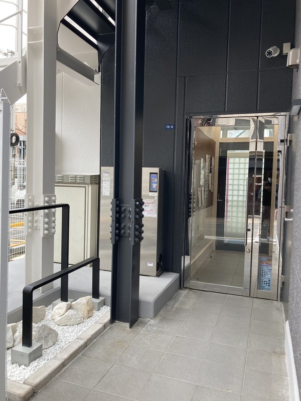 エントランス　オートロック完備のエントランス