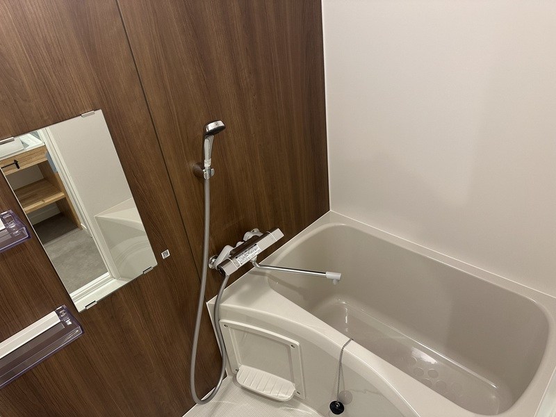 バス・シャワールーム　同建物の別部屋の写真です。