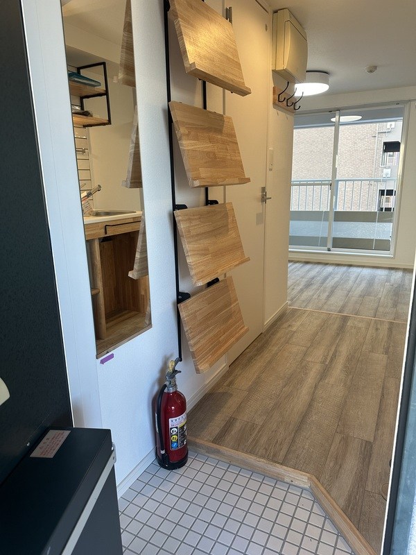 玄関　姿見付きの玄関