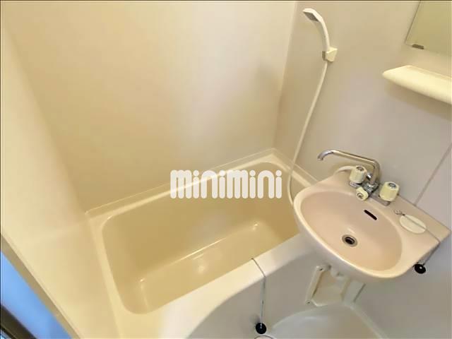 バス・シャワールーム　一日の疲れを癒しましょう。