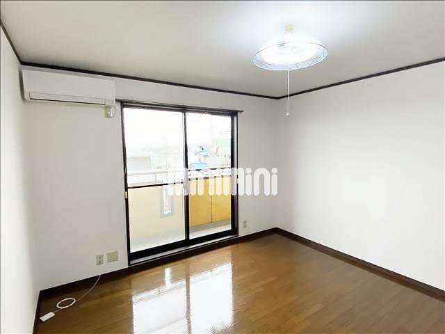 その他設備　フローリングのお部屋で掃除が捗りますね。