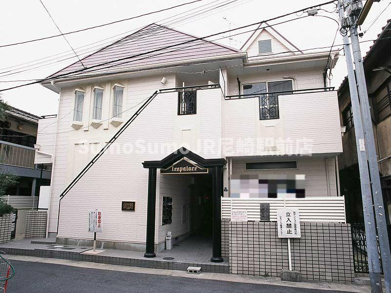 建物外観　落ち着いた雰囲気の外観です