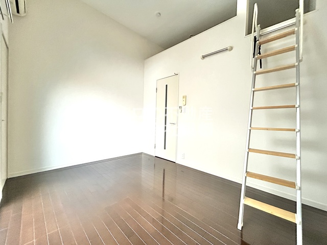 その他部屋・スペース　窓から暖かな日差しが入ります♪