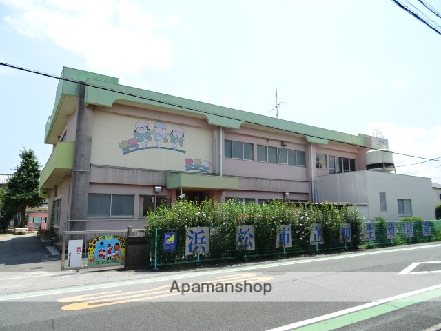 幼稚園・保育園　初生幼稚園（幼稚園・保育園）まで657m