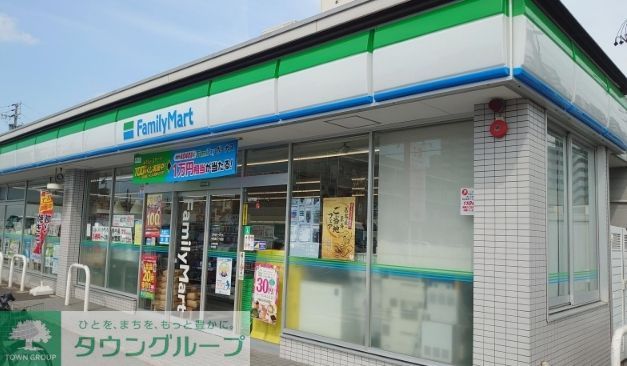 コンビニ　ファミリーマート金城町二丁目店（コンビニ）まで60m