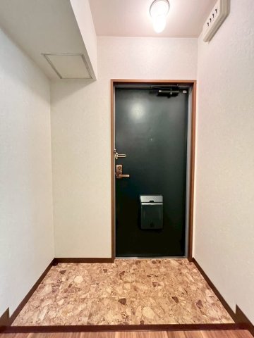 玄関　別号室の写真です。ご参考までに