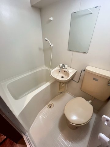 バス・シャワールーム　別号室の写真です。ご参考までに