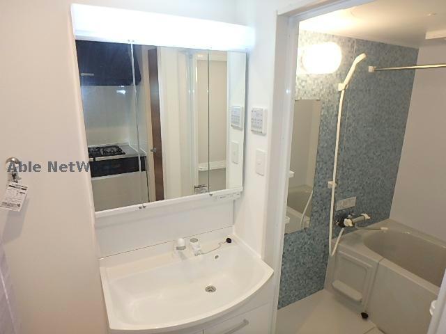 洗面設備　※同型タイプ　現況優先