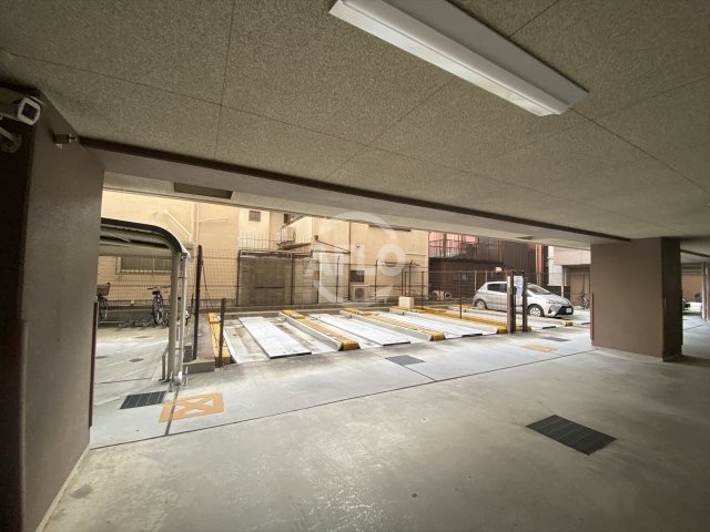 駐車場　セレッソコート上本町EAST　駐車場