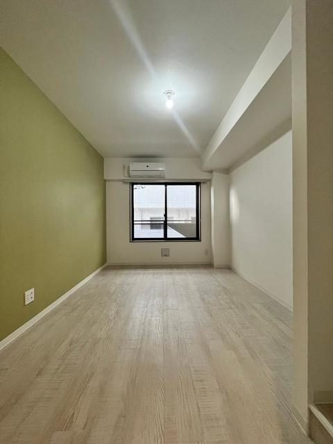 居室・リビング　２階のクロスの色