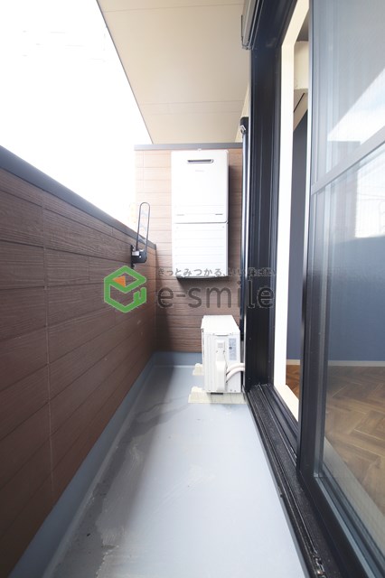 バルコニー　外からの目が気にならないバルコニーで洗濯物が干せます