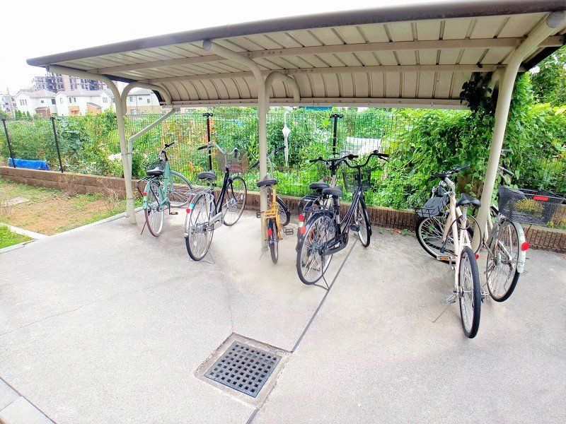 その他共有部分　駐輪場完備