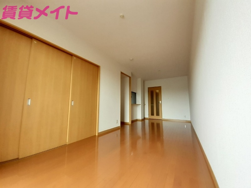 居室・リビング　別部屋参考写真です。