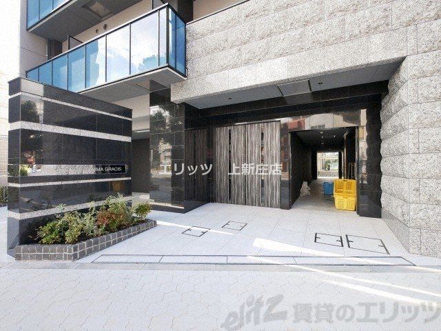 エントランス　エントランス