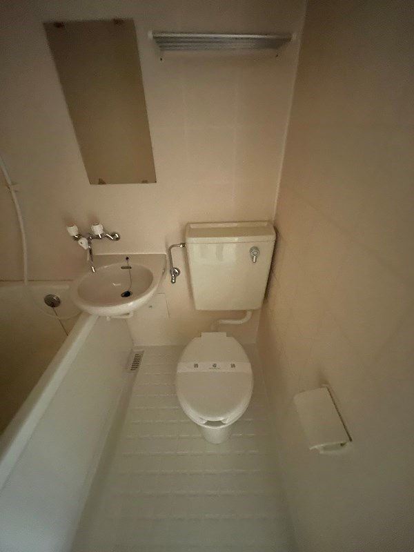 トイレ　※同タイプの他のお部屋です