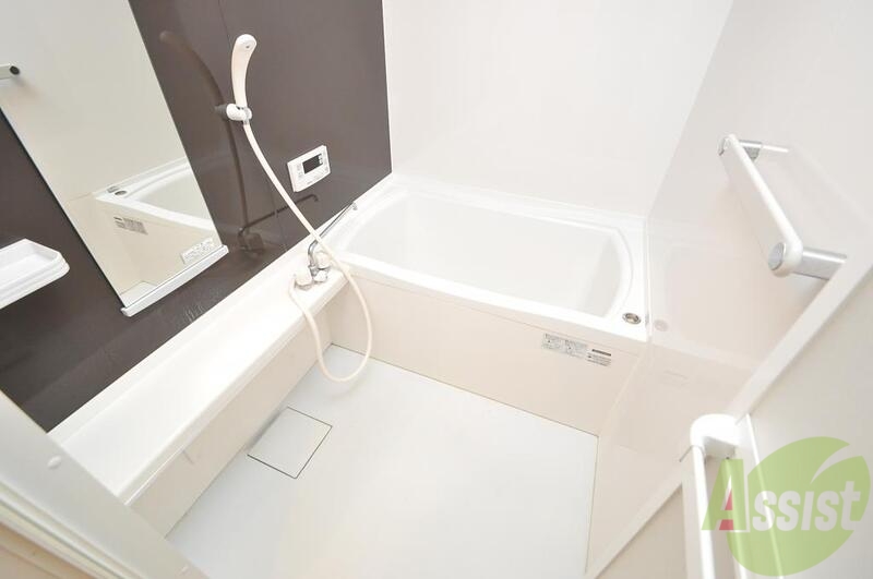 バス・シャワールーム　高級感ある浴室リラックスできそう