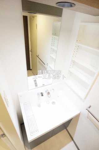 洗面設備　清潔感ある独立洗面台で毎日気持ちよく♪