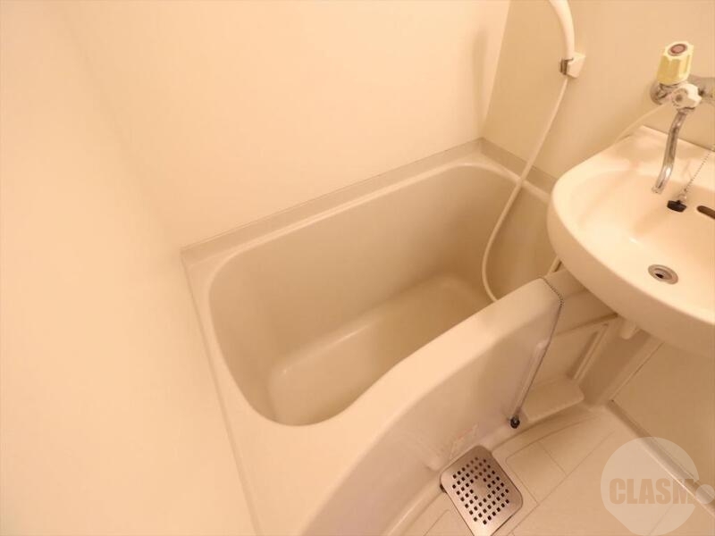 バス・シャワールーム　清潔感のあるバスルーム