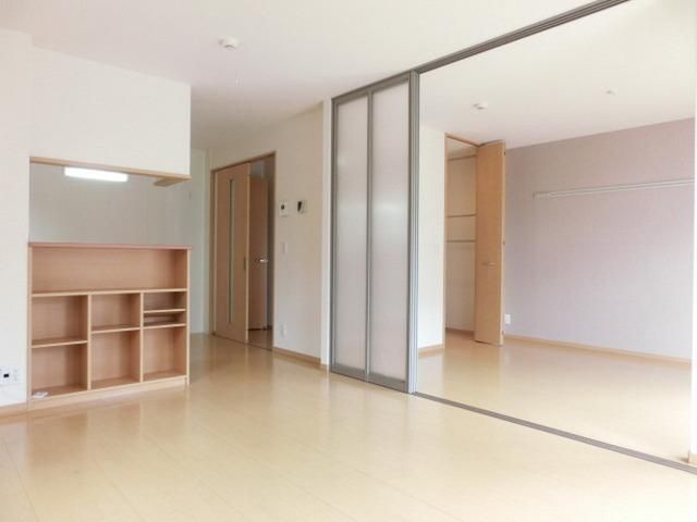 居室・リビング　様々なレイアウトに対応できる広々リビング。