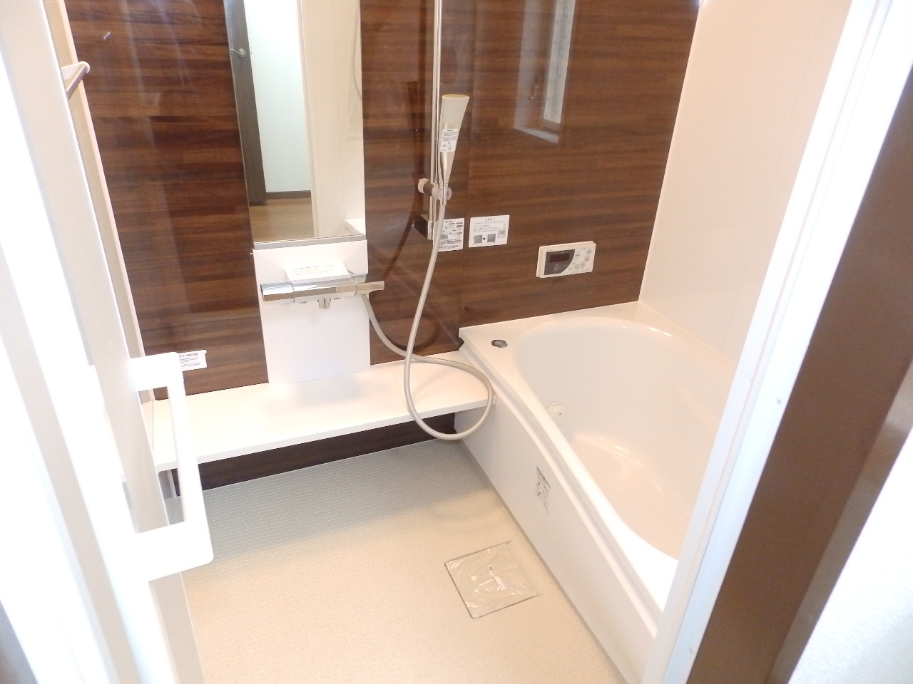 バス・シャワールーム　別号室の参考写真