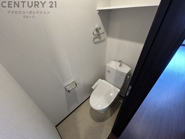 トイレ　温水洗浄便座付き！