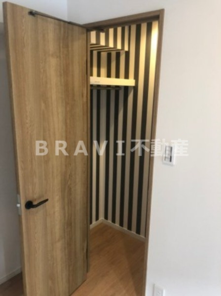 収納　【BRAVE天満橋京町】ウォークインクローゼット