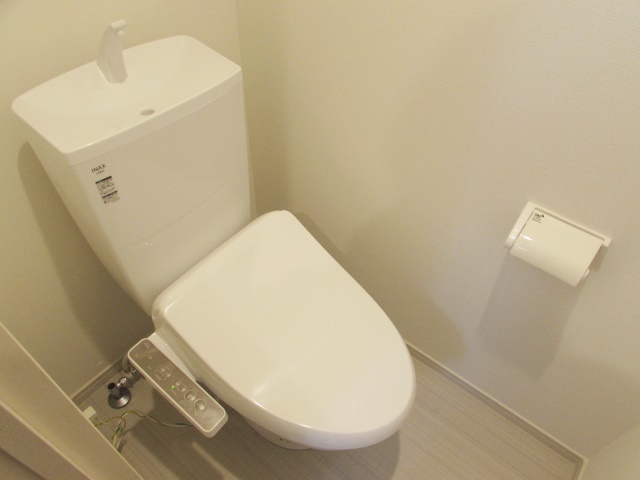 トイレ　清潔感のあるトイレです